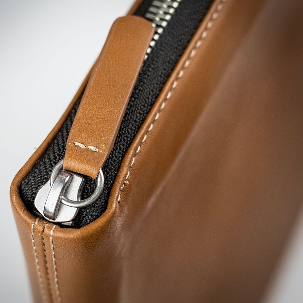 Bellroy Premium Zip Leather Folio & Organiser A4 | Bellroy at